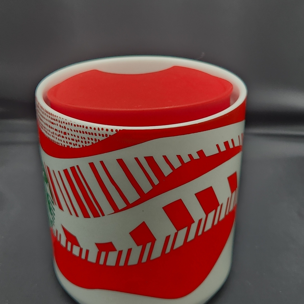 2021 Starbucks Holiday Ceramic Mug with Lid - Picture 2 of 8